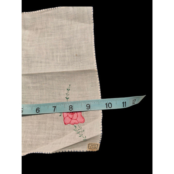 8 Vintage Hand Made Napkins & Matching Tablecloth - Picture 4 of 8